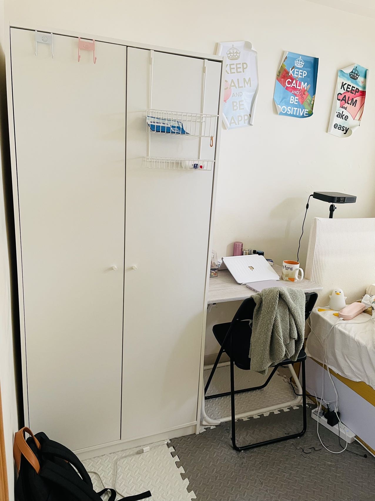 香港大学B1口转租女生卧室单间