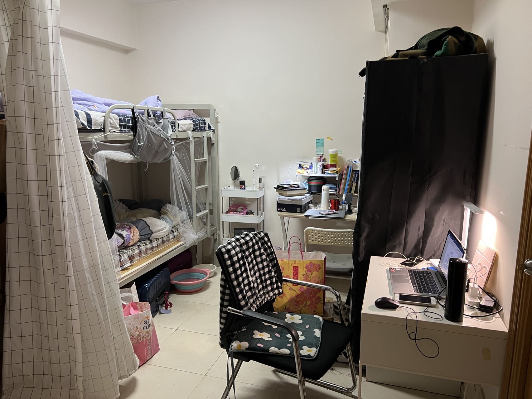 港大b2口附近均益大厦一期转租 拎包入住 租期到7.15 可续租