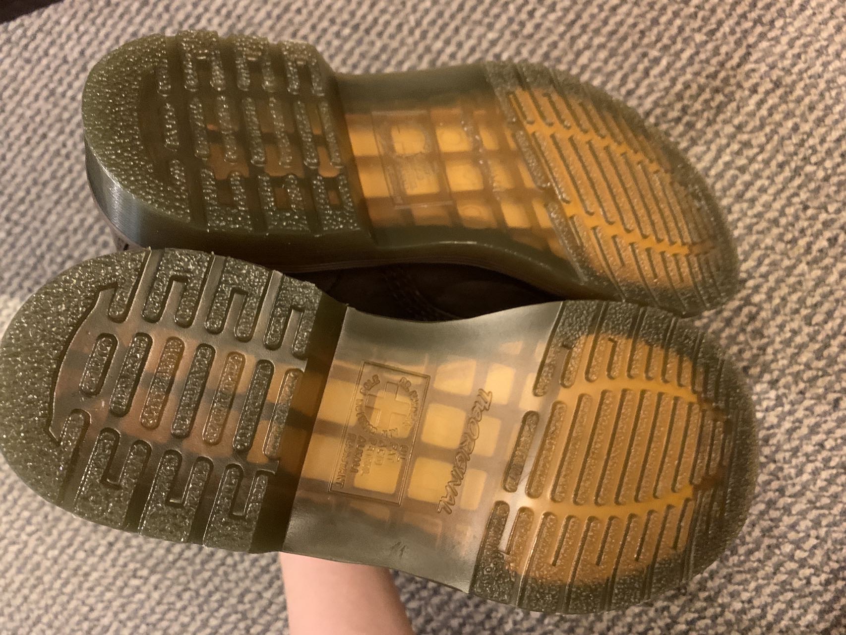 Dr.martens马丁靴疯马皮