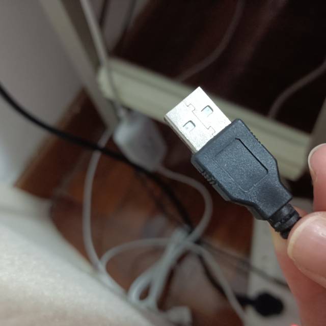 usb接口可调节台灯