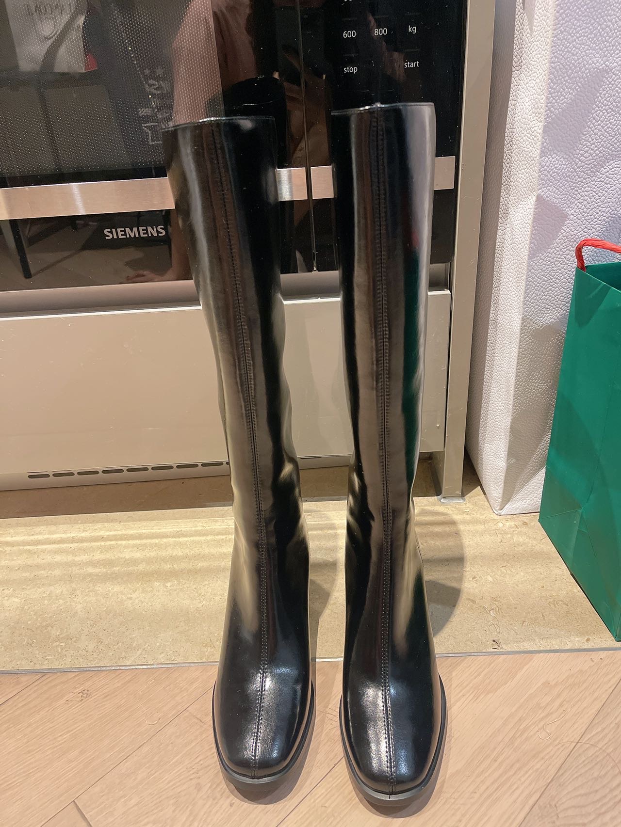 靴子